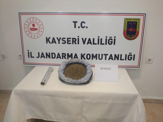 Uyuşturucu tacirleri ticari takside yakalandı 