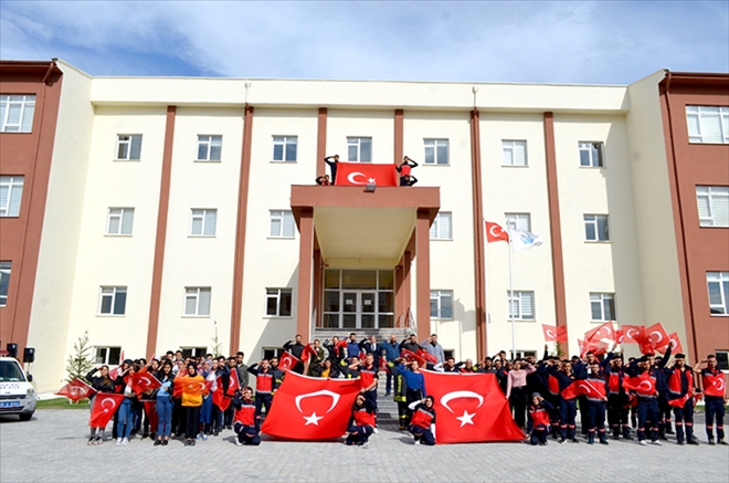 Bünyan Meslek Yüksekokulu Akademisyen ve Öğrencilerinden Barış Pınarı Harekâtına Destek 