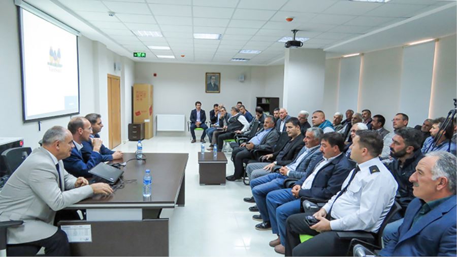 Yahyalılı çiftçilere kenevir üretimi anlatıldı 