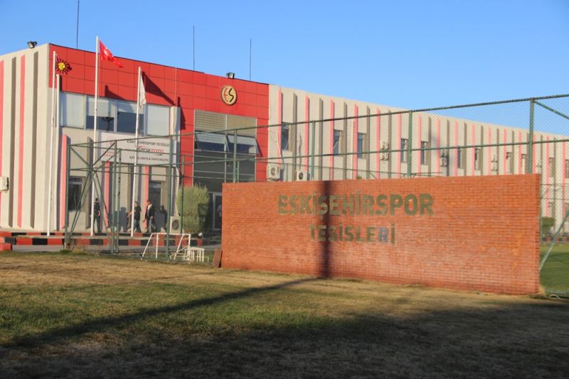 Eskişehirspor’da futbolcular antrenmana çıkmadı