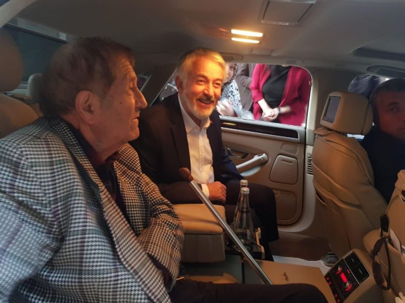 Yeni başkandan eski başkana ahde vefa örneği