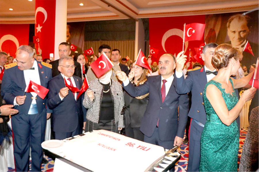 CUMHURİYET RESEPSİYONU