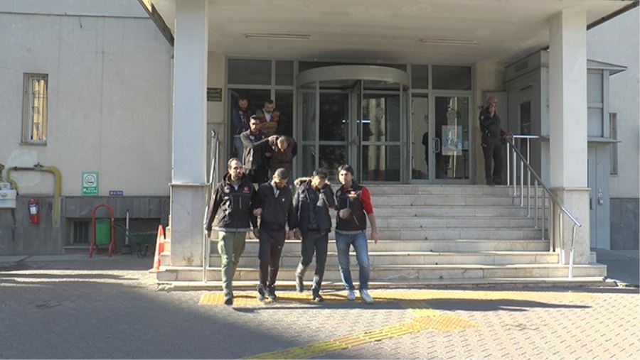 Uyuşturucu operasyonunda yakalanan 4 şahıs adliyeye sevk edildi 