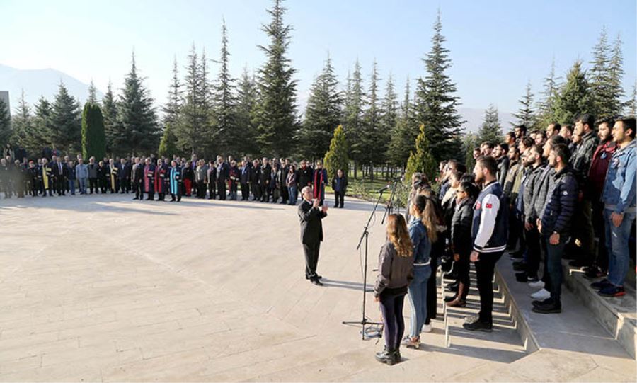 Erciyes Üniversitesinde 10 Kasım Atatürk’ü Anma Töreni Gerçekleştirildi 