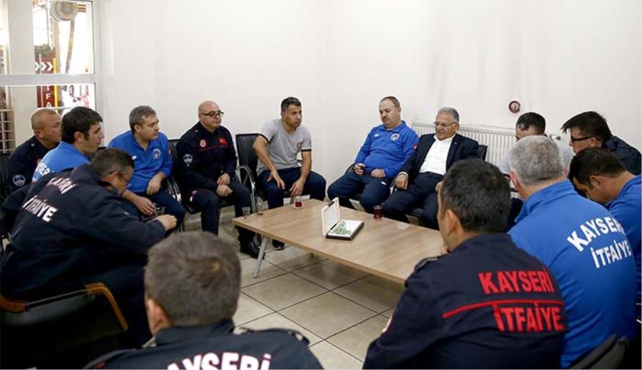 Başkan Büyükkılıç, önce parkta sonra itfaiyede 