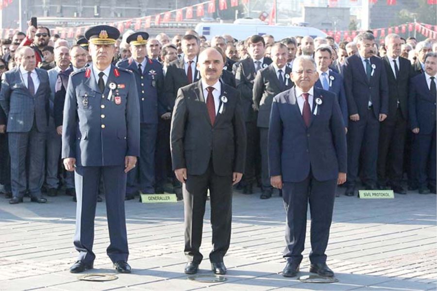 BÜYÜK ÖNDERİ SAYGIYLA ANDIK