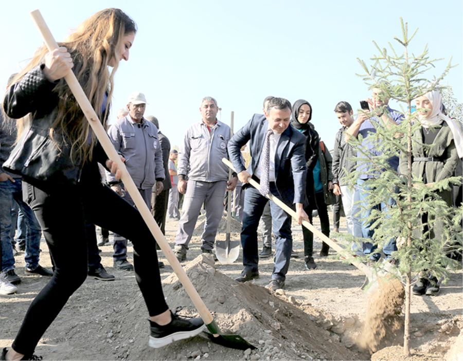 ERÜ’de “Geleceğe Nefes” Fidanlar Dikildi 