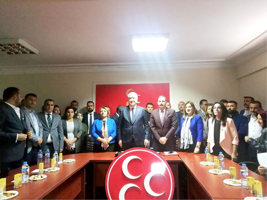 MHP Melikgazi’de bayrak devir teslimi yapıldı 