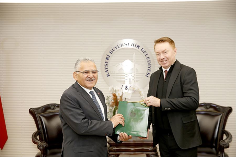 Avusturalya Büyükelçisi Brown, 