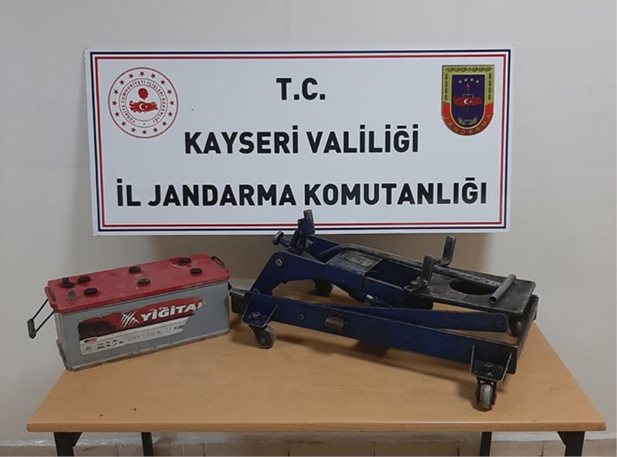 Mazot ve motoru çalan hırsızlar tutuklandı 