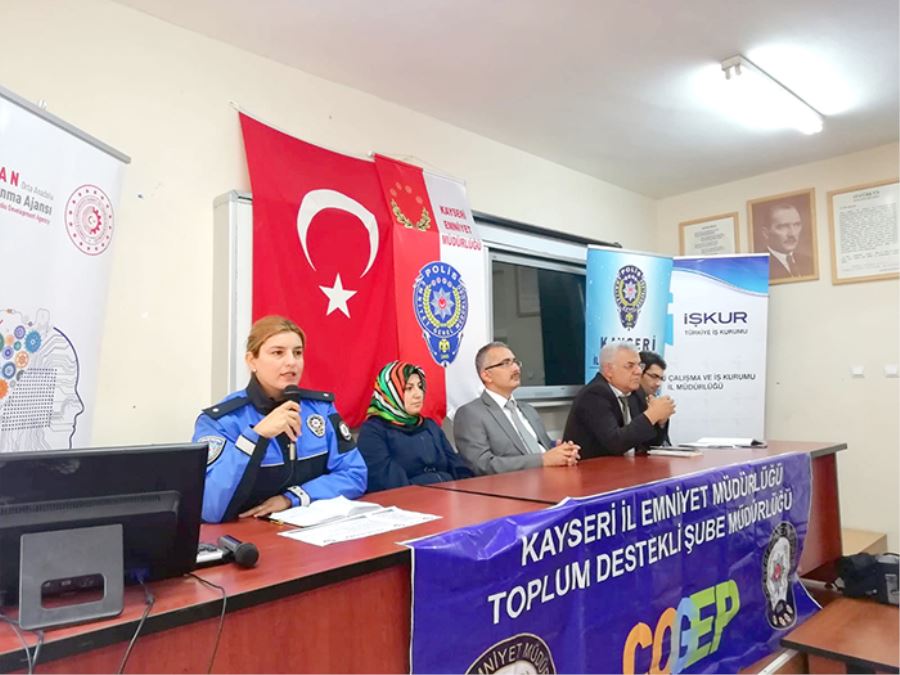 400 meslek lisesi öğrencisine kariyer planlaması anlatıldı 
