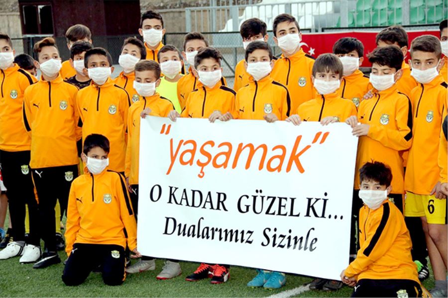 Lösemili çocuklara harçlıklarını bağışladılar 