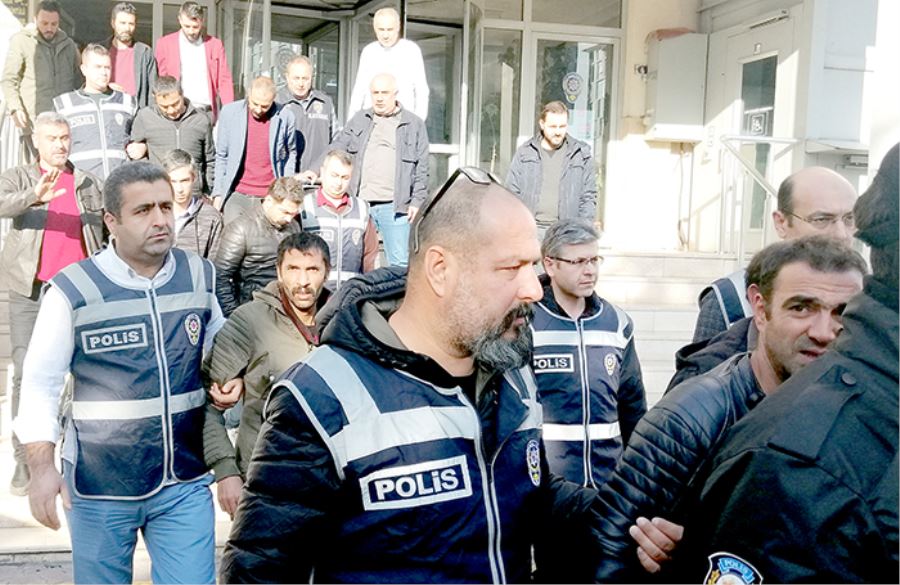 Aranan şahıslara şafak operasyonu 