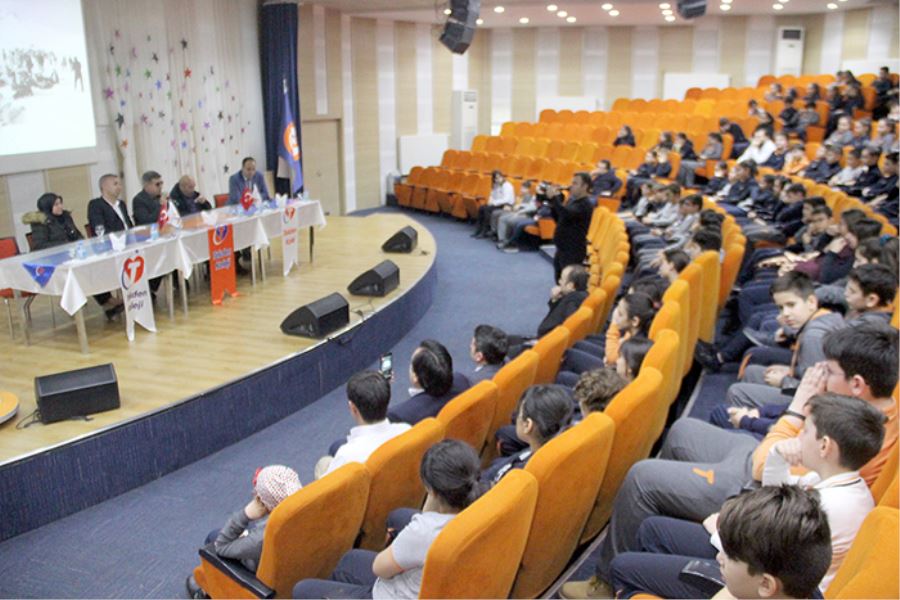 Şehit aileleri ve gaziler Tekden öğrencileriyle bir araya geldi 