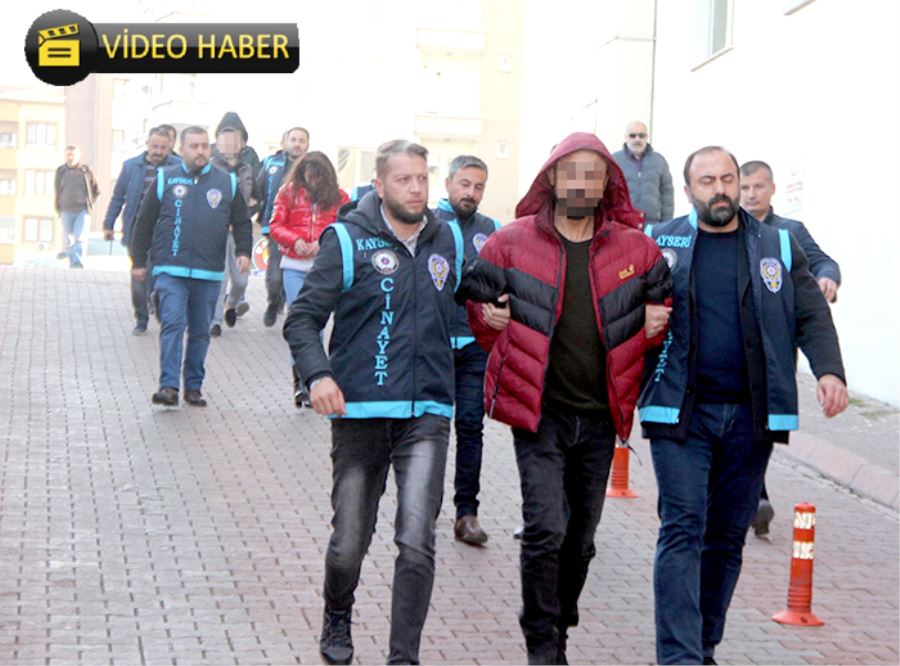 Kardeşi ve amcasını yaralayan şahsı av tüfeğiyle öldürdü 