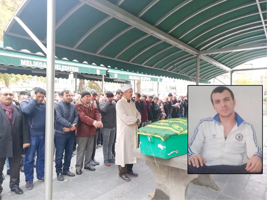 Evinde vurularak öldürülen adam son yolculuğuna uğurlandı 