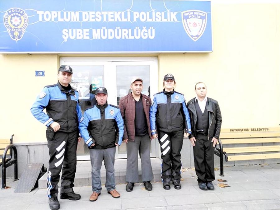 Engelli Gökmen’in polis olma hayallerini Toplum Destekli Polisler gerçekleştirdi 