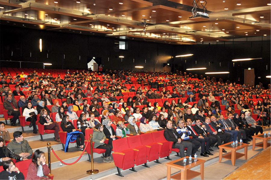 Meslek lisesi öğrencileri liderleri dinledi 