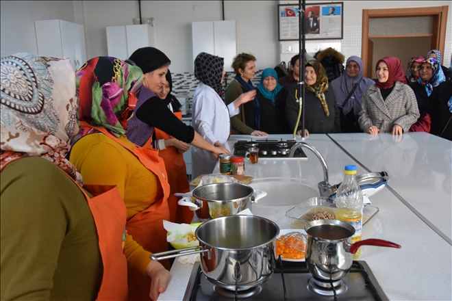 Fatma Çolakbayrakdar, asker anneleriyle birlikte 