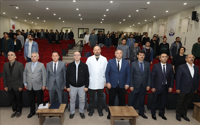 ERÜ´de ?Milletin Sesi Mehmet Akif Ersoy? Konulu Konferans Düzenlendi 