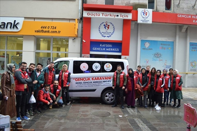 Gençlik Kervanı köy yollarında 