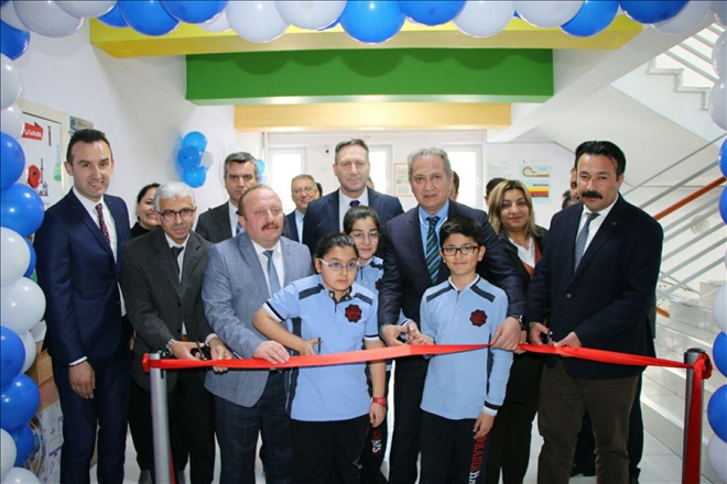 Kadir Has Ortaokulu Z-Kütüphane ve Robotik Kodlama Atölyesi açılışı yapıldı 