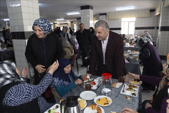 Başkan Çelik, yaşlılarla bir araya geldi