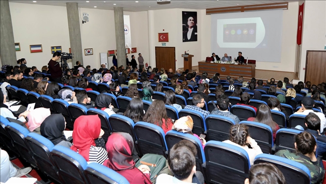 KAYÜ´de ´Geleceğin Dünyası´ Konulu Panel Düzenlendi 