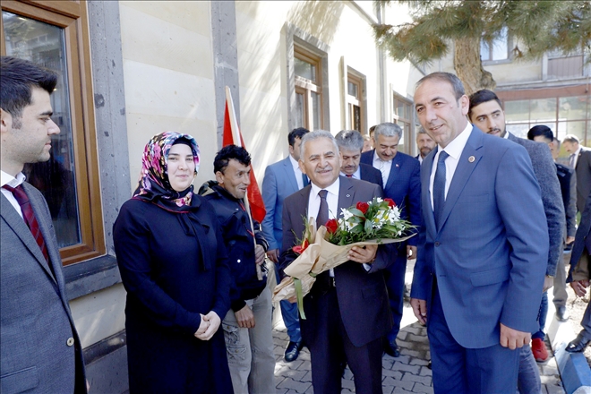 Başkan Büyükkılıç, ilk ilçe ziyaretini Tomarza´ya yaptı 