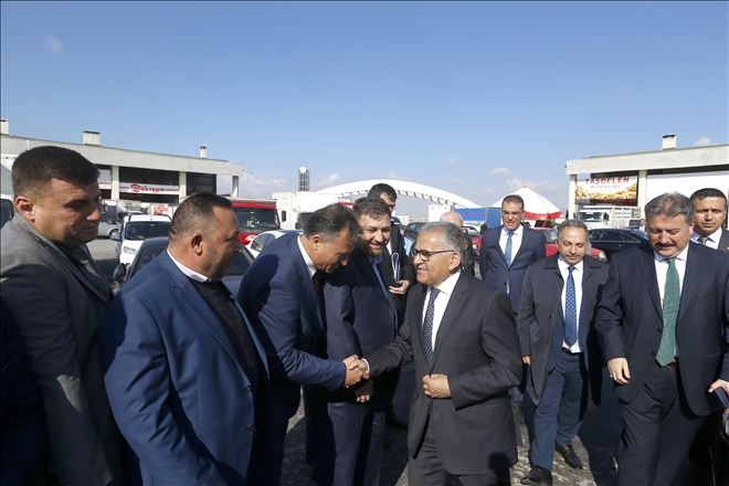 Başkan Memduh Büyükkılıç, Kayseri Hali Esnafı ile bir araya geldi 