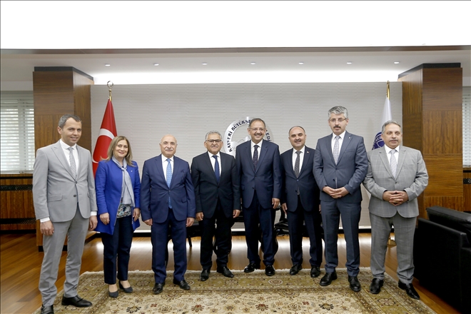 Özhaseki, Başkan Büyükkılıç´ı ziyaret etti 