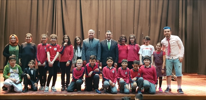 Öğrenciler Usta Tiyatrocuları Aratmadı 