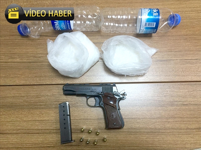Pet şişe içerisinde uyuşturucu yakalandı 