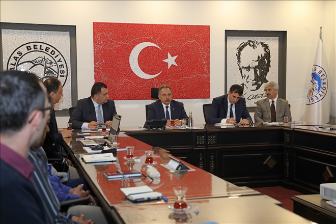 Başkan Yalçın´dan Fen İşleri Müdürlüğü ile toplantı 