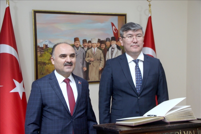 Kazakistan Cumhuriyeti Ankara Büyükelçisi´nden Vali´ye ziyaret