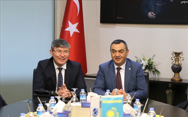 Kazak Büyükelçi´den KAYSO´ya Ziyaret 