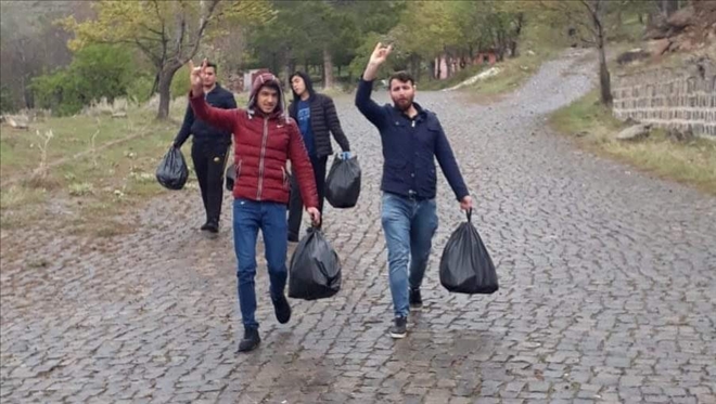 Develi´de ülkü ocakları çevre temizliği yaptı 