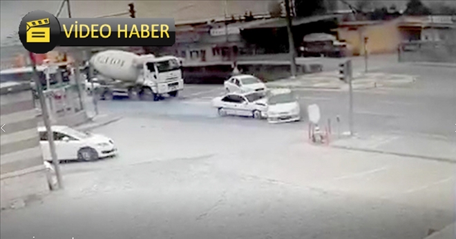 Feci kaza güvelik kamerasına takıldı 