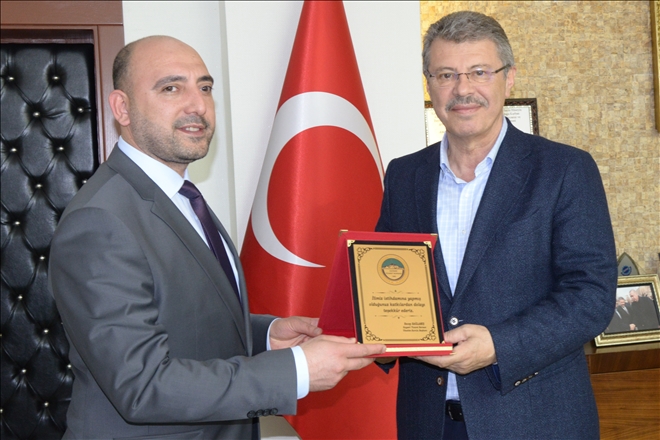 Kayseri Şeker´e Borsa´dan İstihdama Katkı Nedeniyle Plaket Verildi 