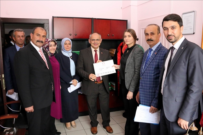Başkan Öztürk mazbatasını aldı 
