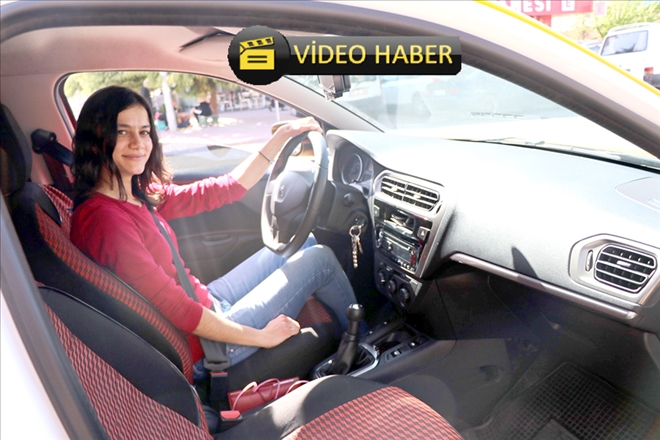 Üniversite mezunu Hüsne taksicilikle geçimini sağlıyor 