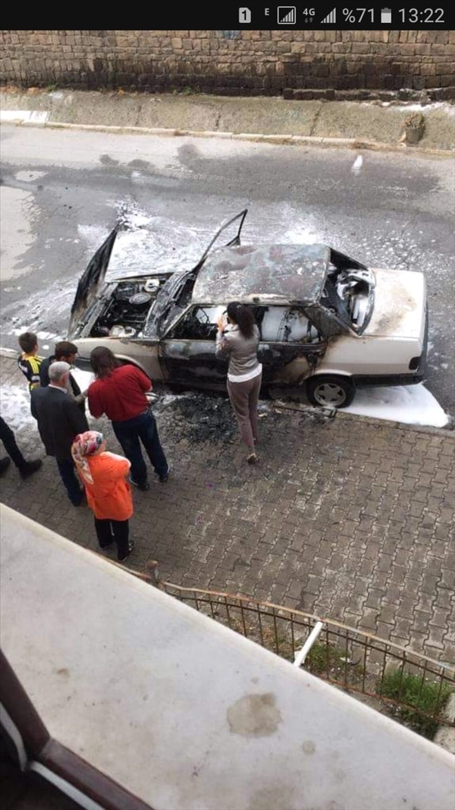 Seyir halindeki araç alev aldı 