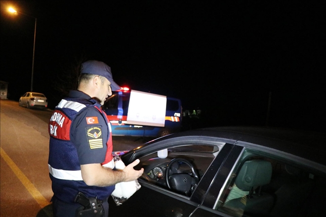 Jandarmanın sinevizyonlu yol uygulaması vatandaşın takdirini topladı 