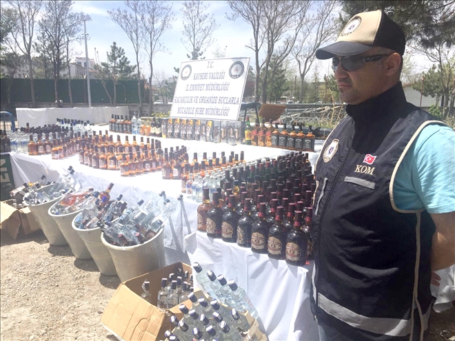Bin 500 adet kaçak içki ele geçirdi 