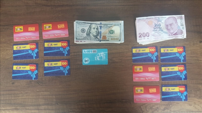 FETÖ´nün öğrenci evlerine operasyon: 8 gözaltı 