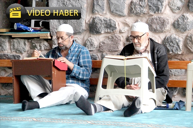 Kayseri´de 60 kişi itikafa girdi 