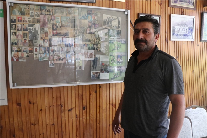 Bu fotoğraf panosunu gören duygulanıyor 
