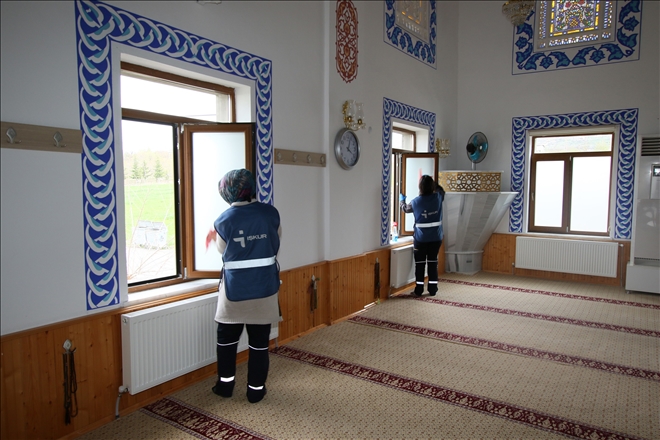 Hacılar Belediyesi´nden Cami temizliği 