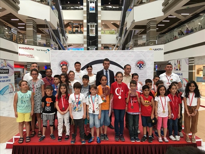 KAYSERmall Outlet´in düzenlediği satranç turnuvası büyük ilgi gördü