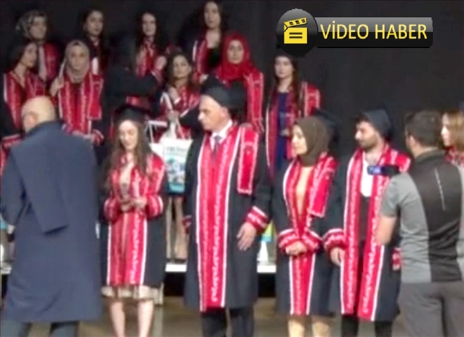 29 yıl sonra yeniden mezuniyet sevinci yaşadı 